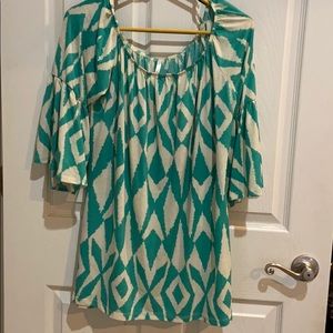 Shirt with bell sleeves